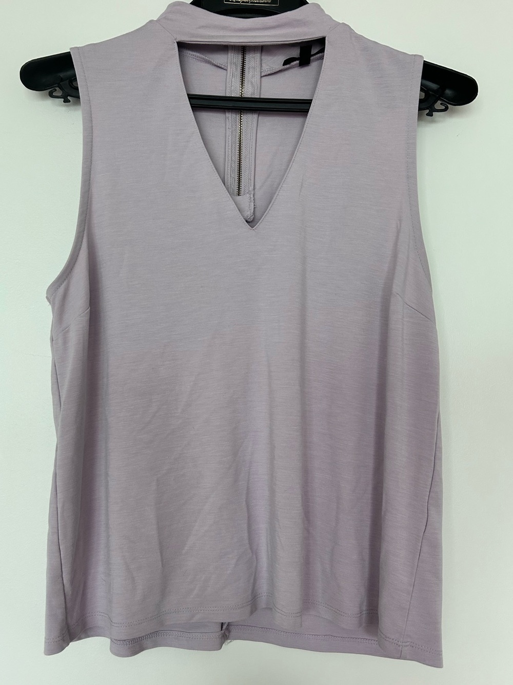 2 for 10$ ☀️ Dynamite lilac sleeveless top with front cutout sz M - Picture 6 of 10
